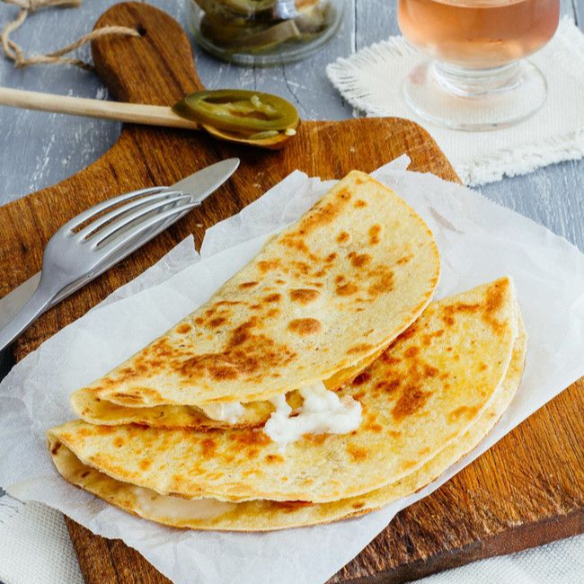 Orden 3 quesadillas (Asada, Deshebrada)