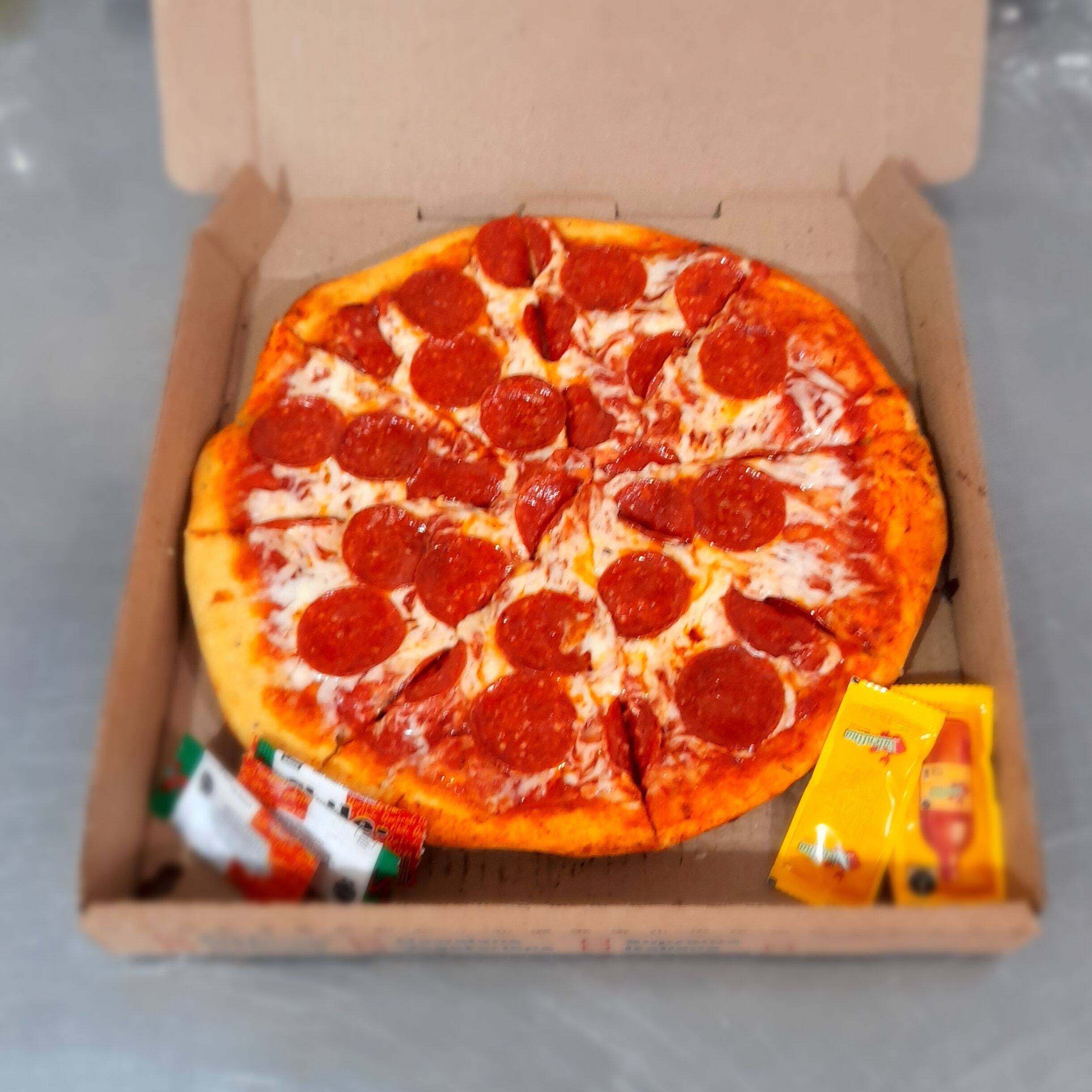 Pizza pepperoni mediana  8 Trozos