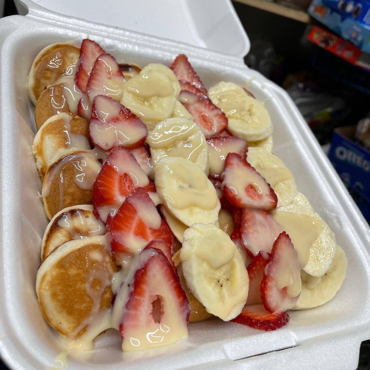 25 Mini Hot Cakes de Lechera, Fresa y Plátano