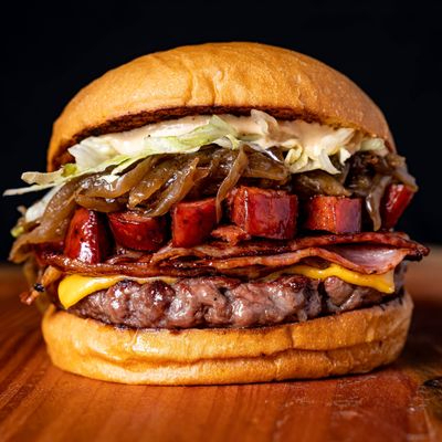 HAMBURGUESA CON SALCHICHA ASADA