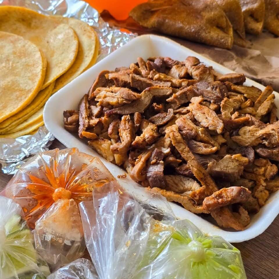 MEDIO KILO DE CARNE AL PASTOR