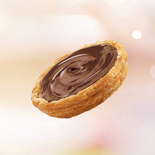 Massa folhada crocante coberta de chocolate com avelã cremoso. Todo mundo adora.