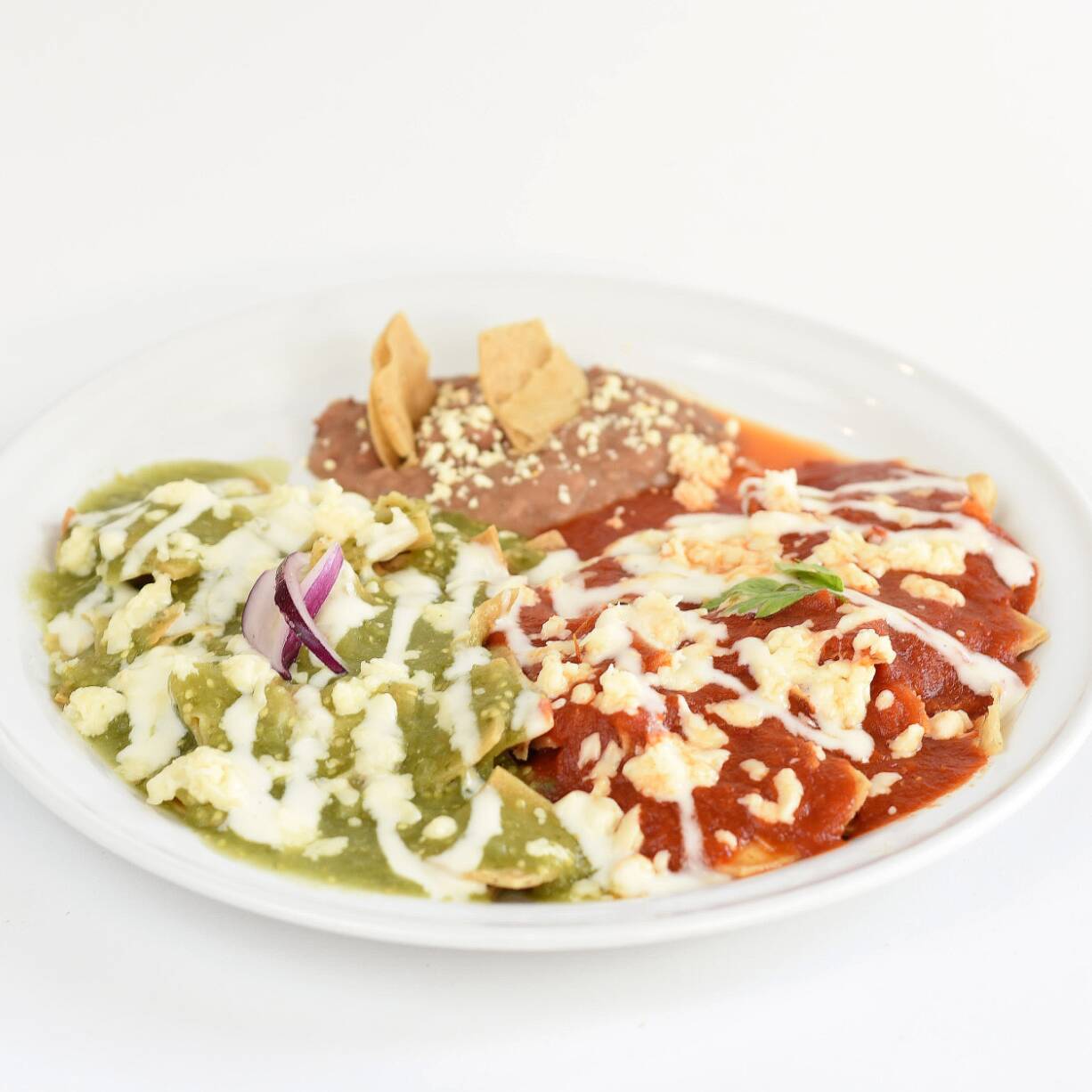 Combo Chilaquiles Divorciados + Licuado