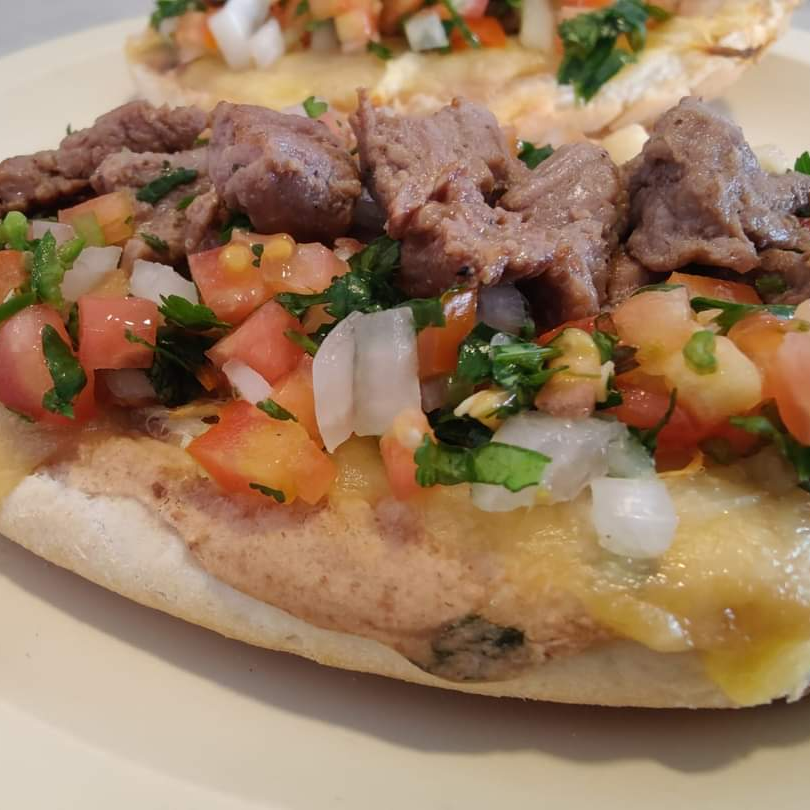 molletes de bistec