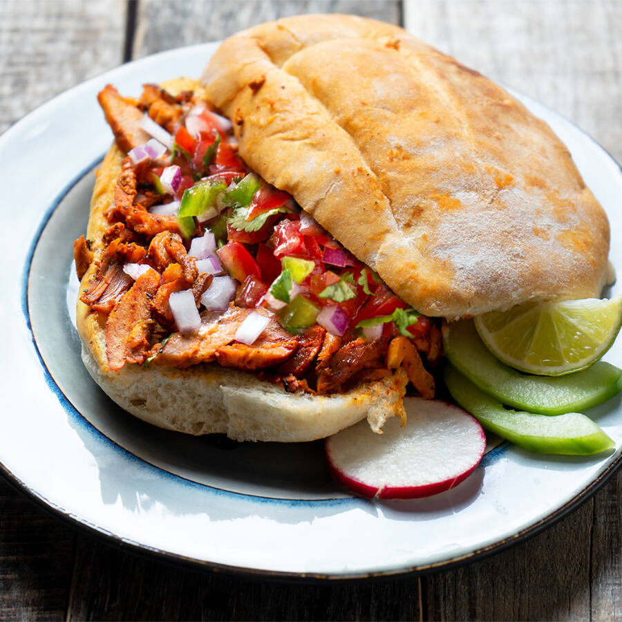 torta de pastor y refresco