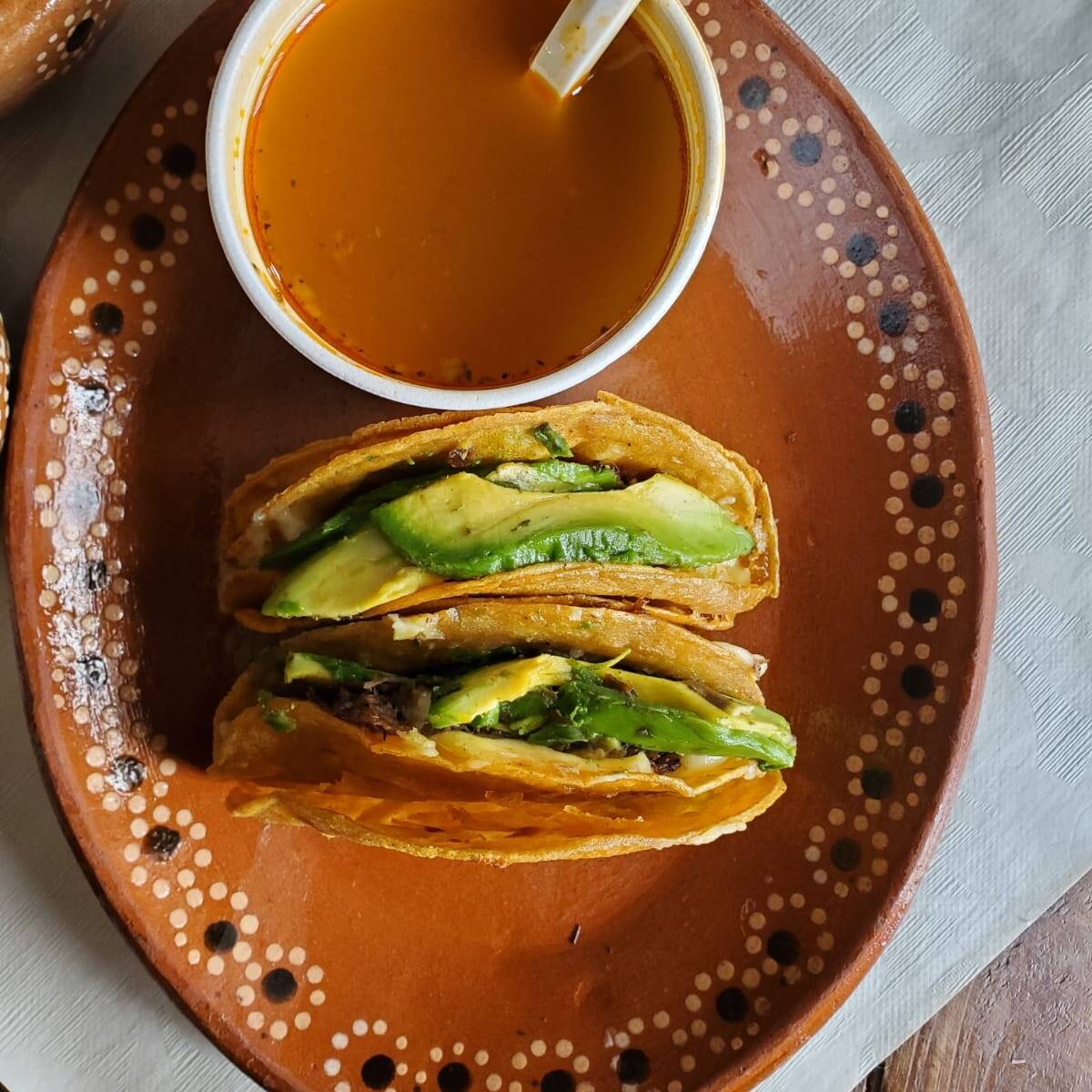 2 QUESABIRRIA AGUACATE