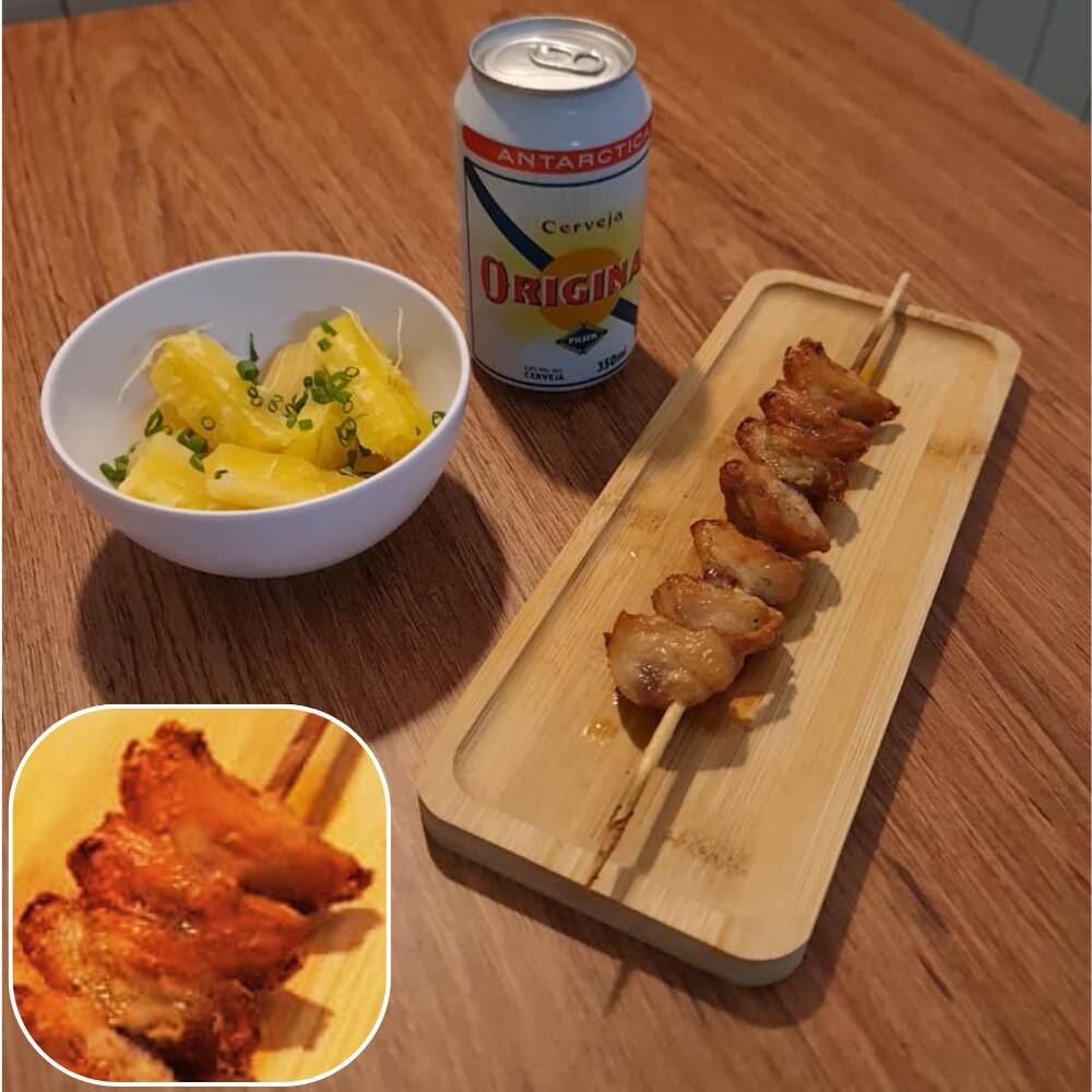 Espeto de sambiquira, com mandioca.