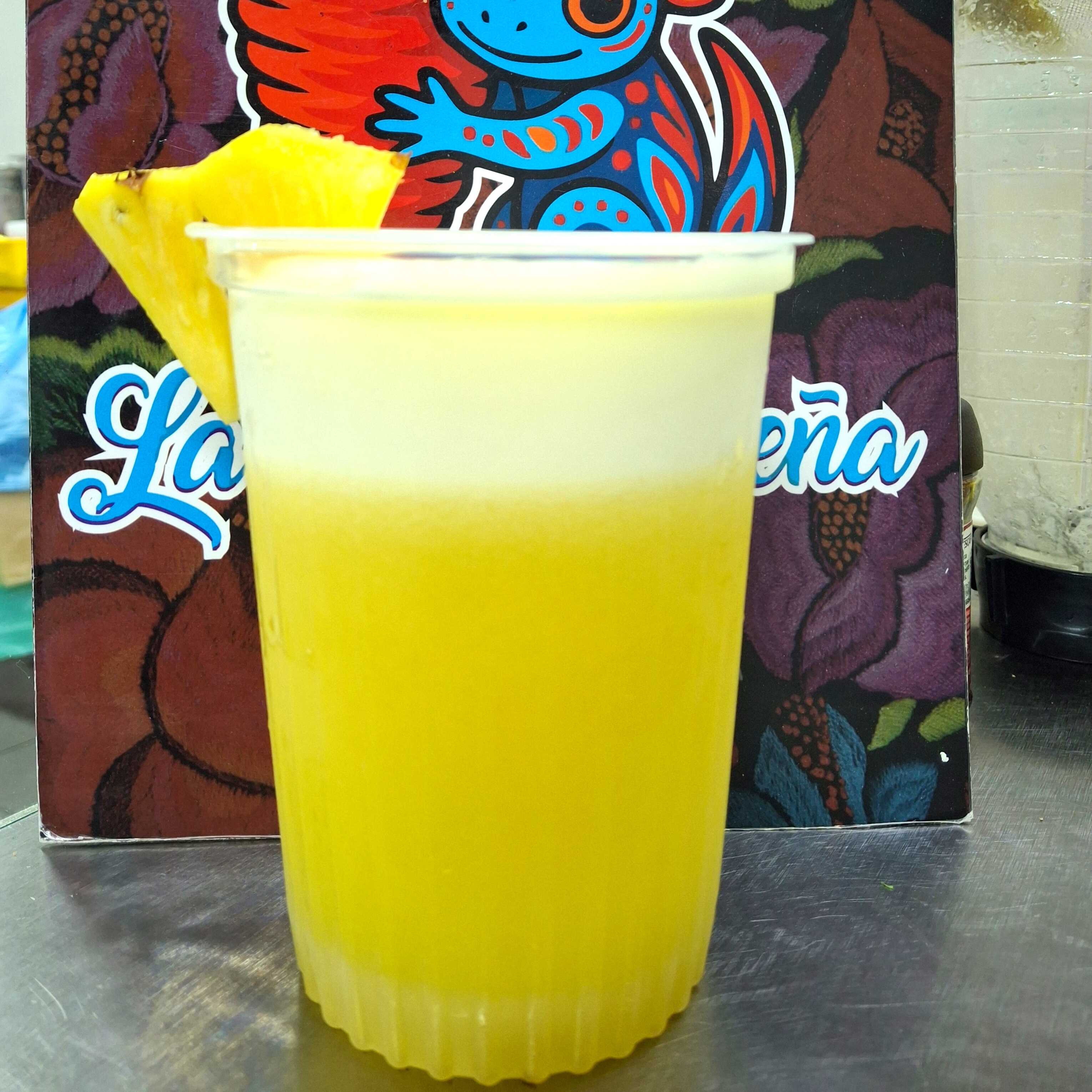 Agua de Piña Grande