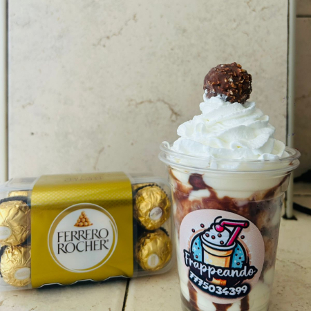 Fresas con Crema y Ferrero Chicas