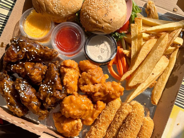 Aguazerazo dark kitchen