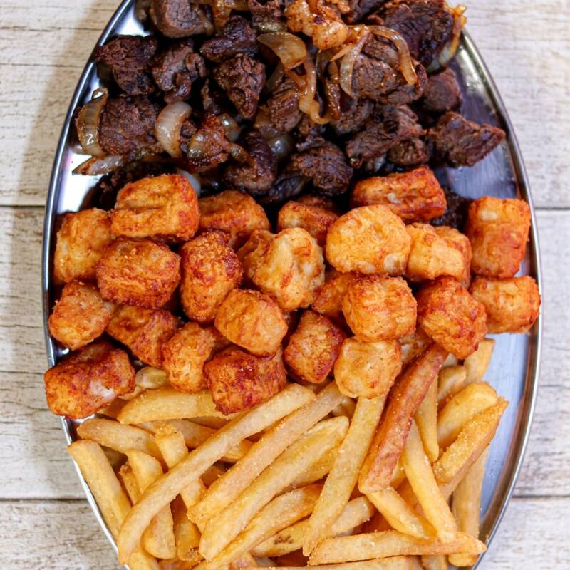 Carne De Sol, Queijo Empanado E Fritas.