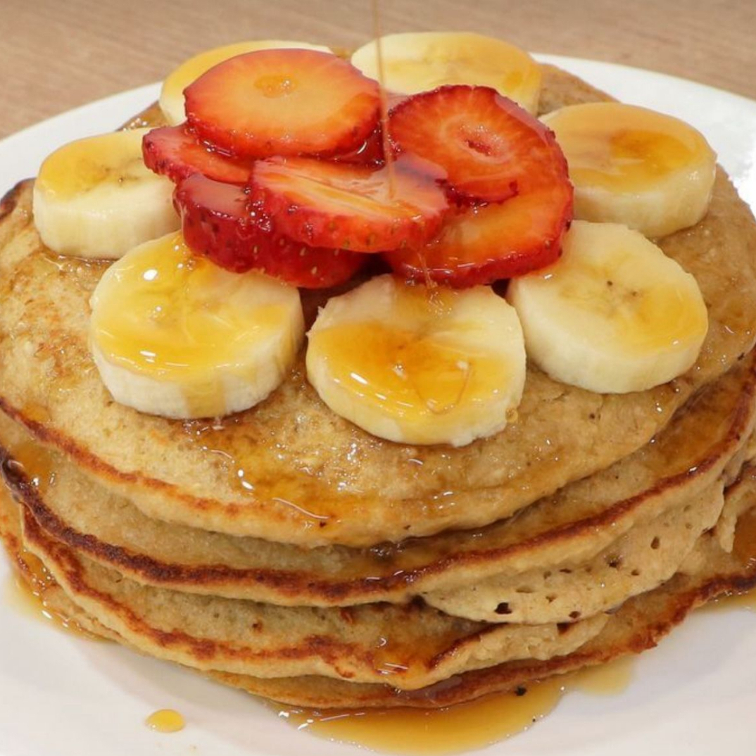 Chocomilk y Hot Cakes