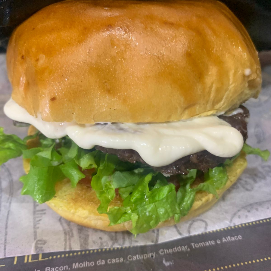 Hamburger na Brasa, compre 1 leve 2 Pão, Carne na Brasa, Salada, Mussarela, Cheddar.