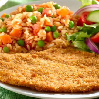 Pechuga Empanizada con papas fritas y arroz