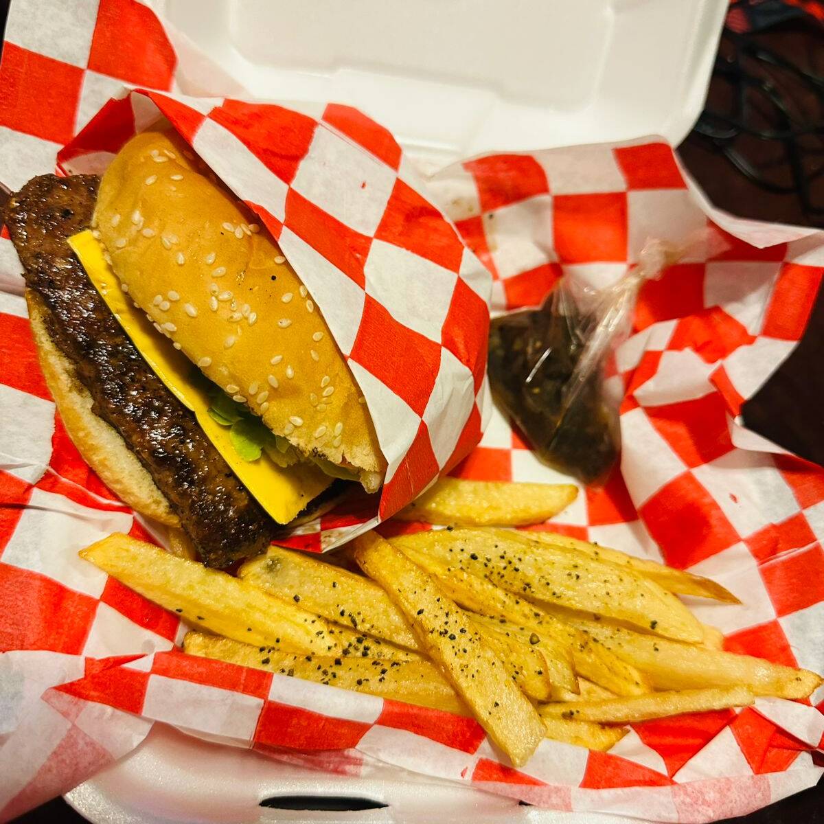 Combo 2 Hamburguesas Sencillas + 1 Papas Fritas