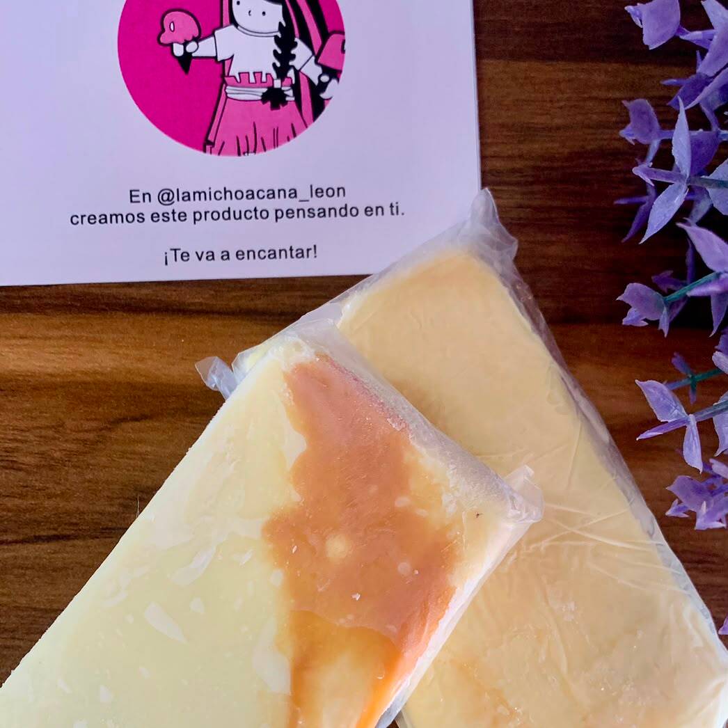 Paleta de Vainilla Rellena de Cajeta