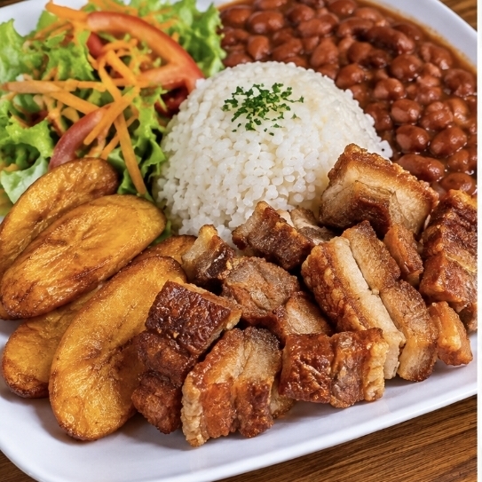 Completo chicharron