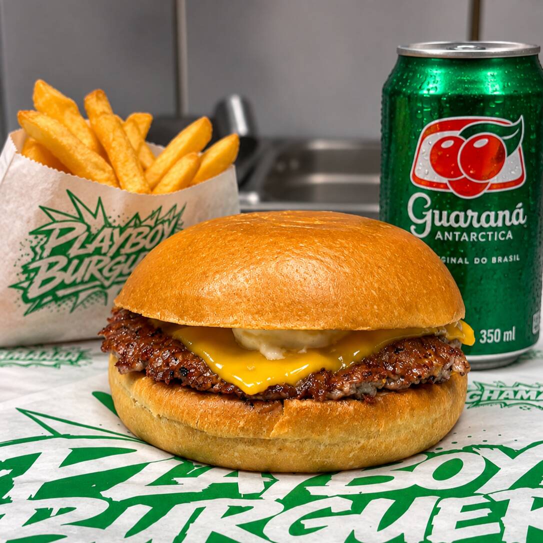 Você vai adorar essa mistura louca de sabores !“Sem frescura. Só o essencial.”
Smash Burguer (Pão Brioche , carnes Artesanal 60g, queijo Cheddar fatiado e nossa deliciosa maionese caseira . ) + 80g de batata frita Crocante e uma Antartica lata estupidamente Gelada.