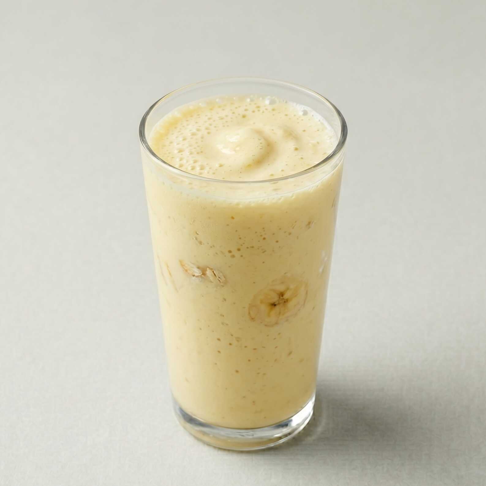 Leite batido com banana.
