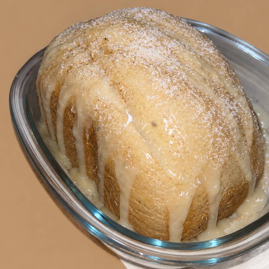 Um pão doce extremamente macio, com um toque especial de leite condensado na massa.