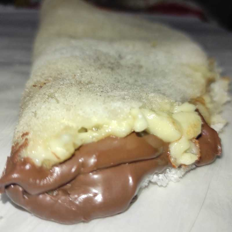 Tapioca de Nutella C/ leite condensado e queijo Tam 19 cm