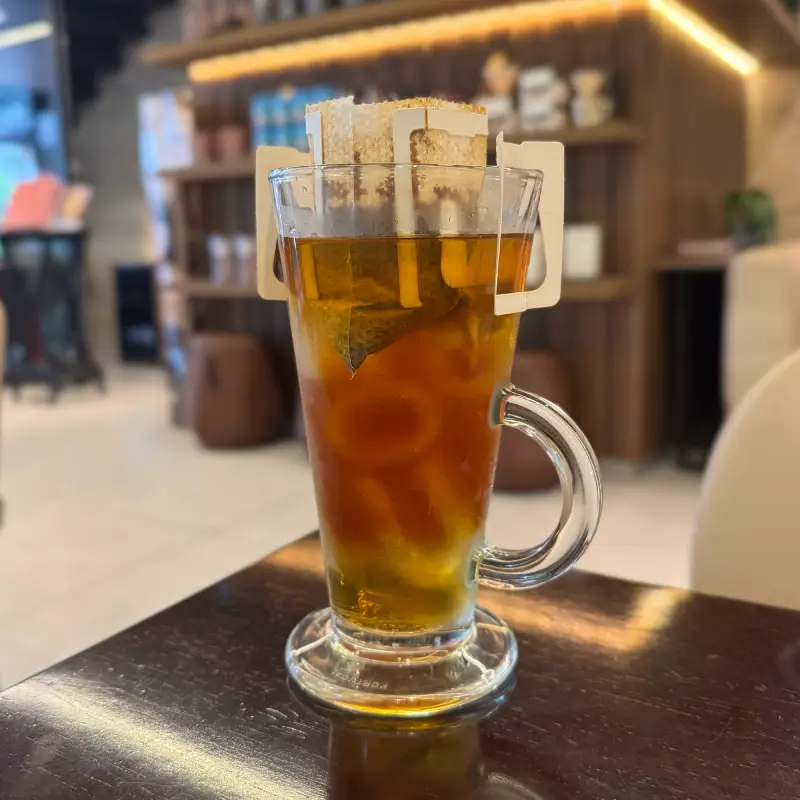 Fran's Drip Coffee, gelo e toque de sabor a sua escolha