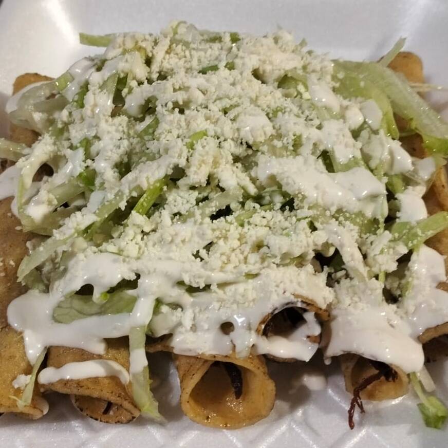 Tacos Dorados de Pollo