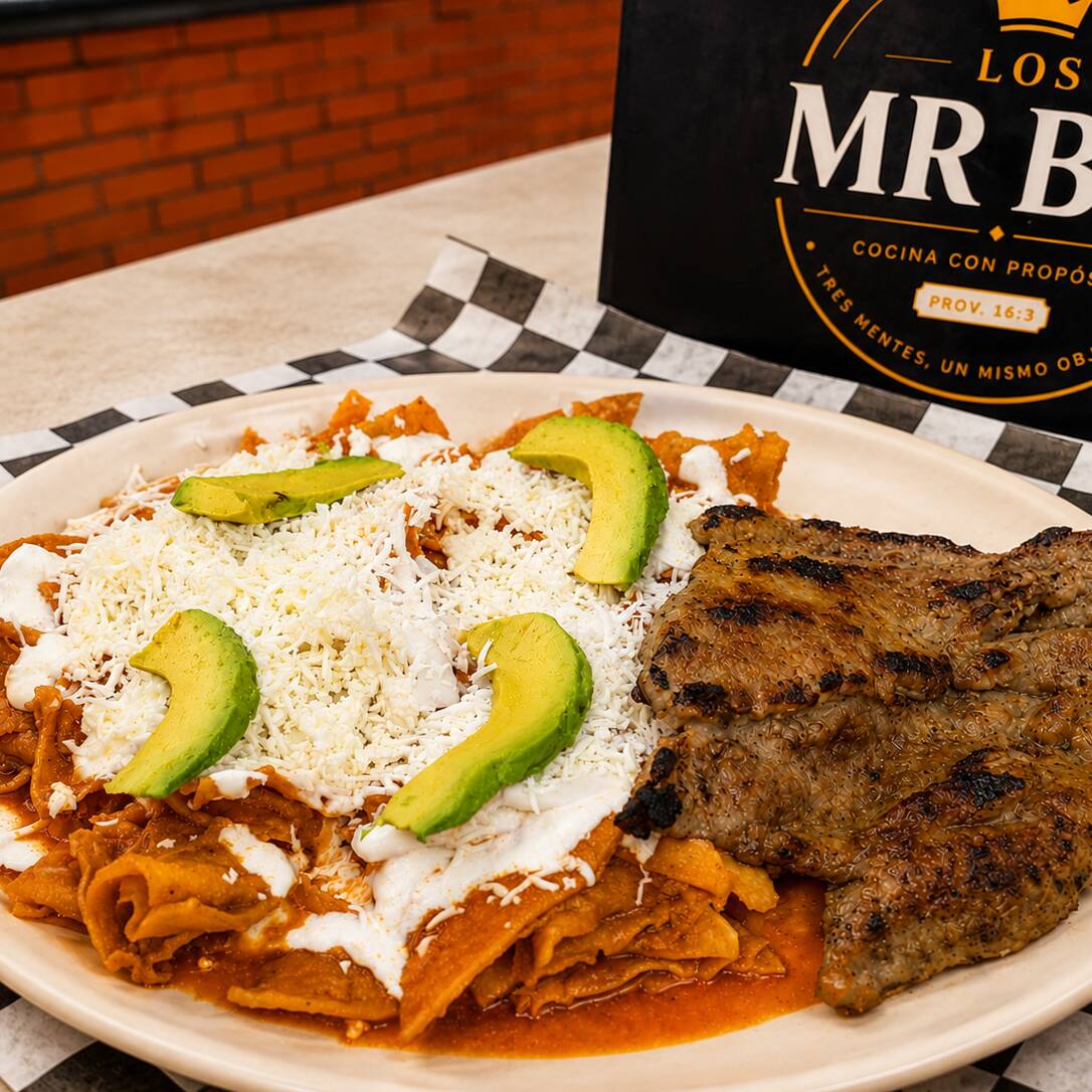 CHILAQUILES CON BISTECK