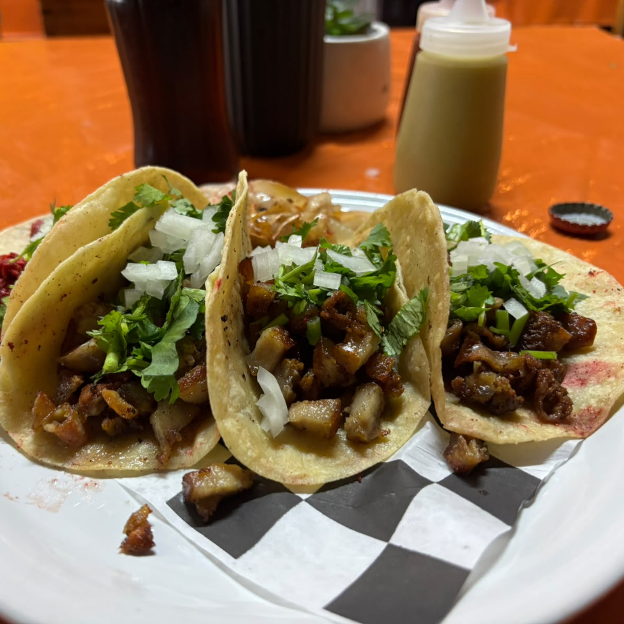 promo de tacos de tripa y frijoles charros