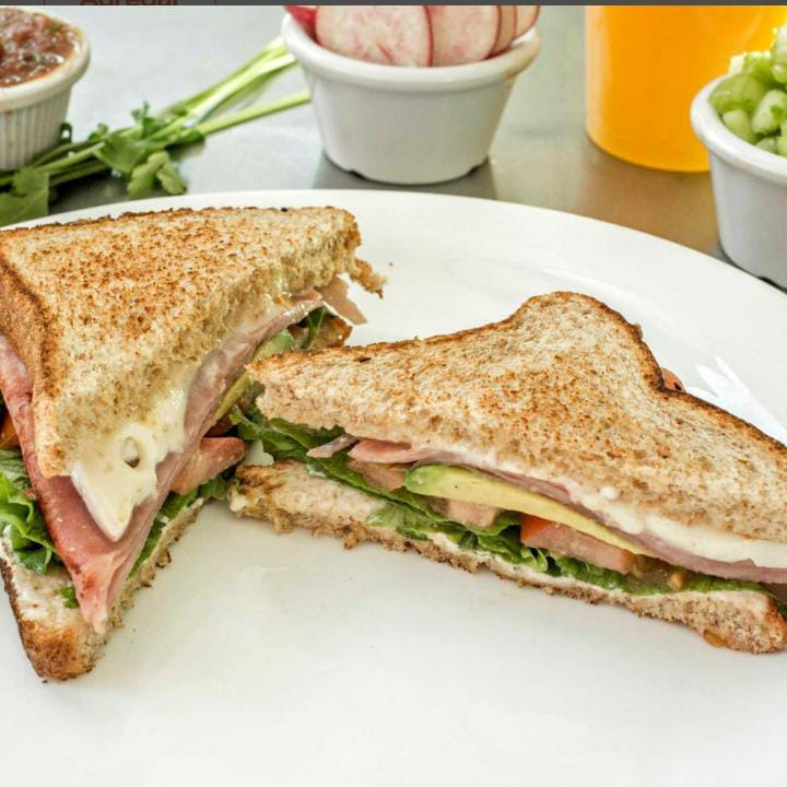 Sandwich de Jamón con Queso