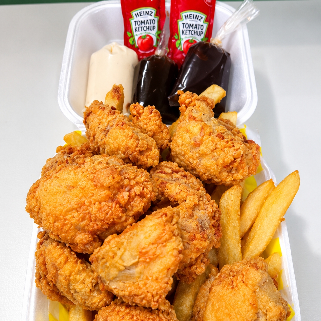 Boneless con Papas fritas