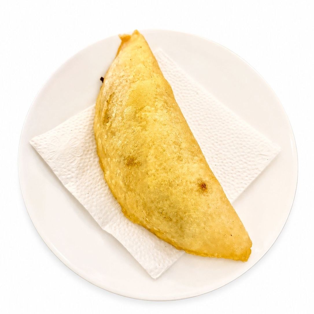 Empanada de Frijoles y Queso