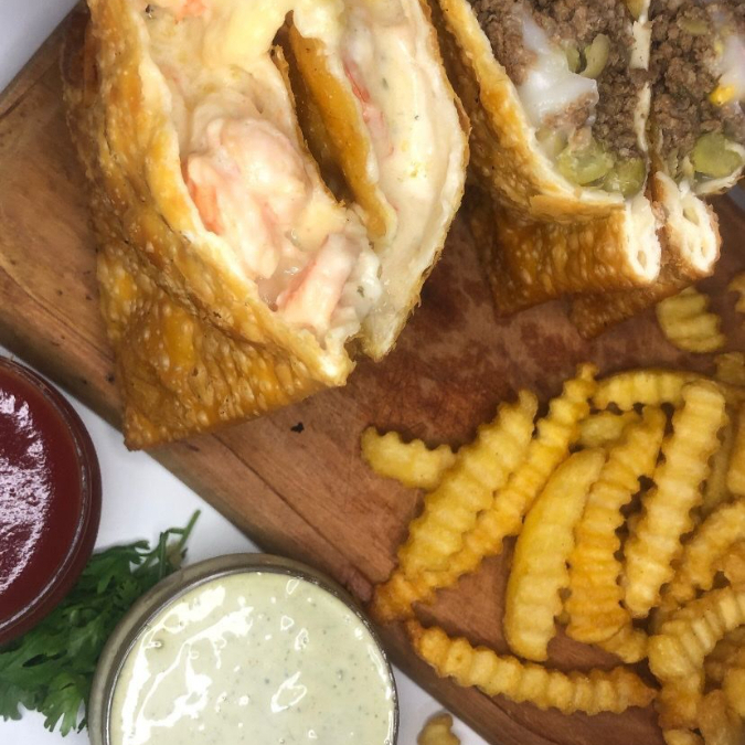 CARNE SECA, PURÊ, PEITO DE PERU, QUEIJO E ORÉGANO