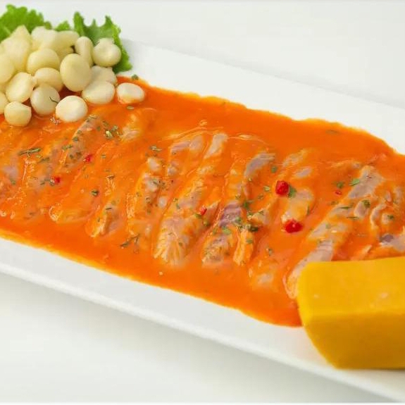 Tiradito de Pescado en Crema de Rocoto