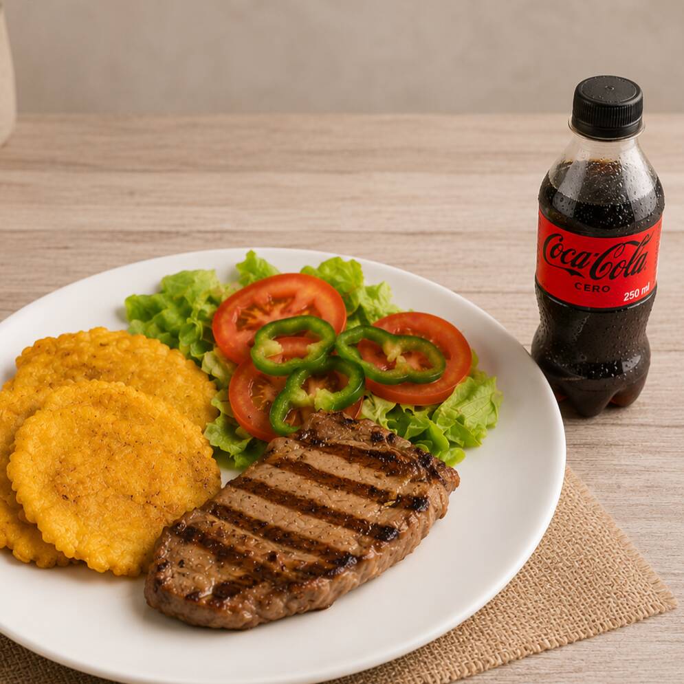 Carne Asada con Patacón + Coca Cola 250ml