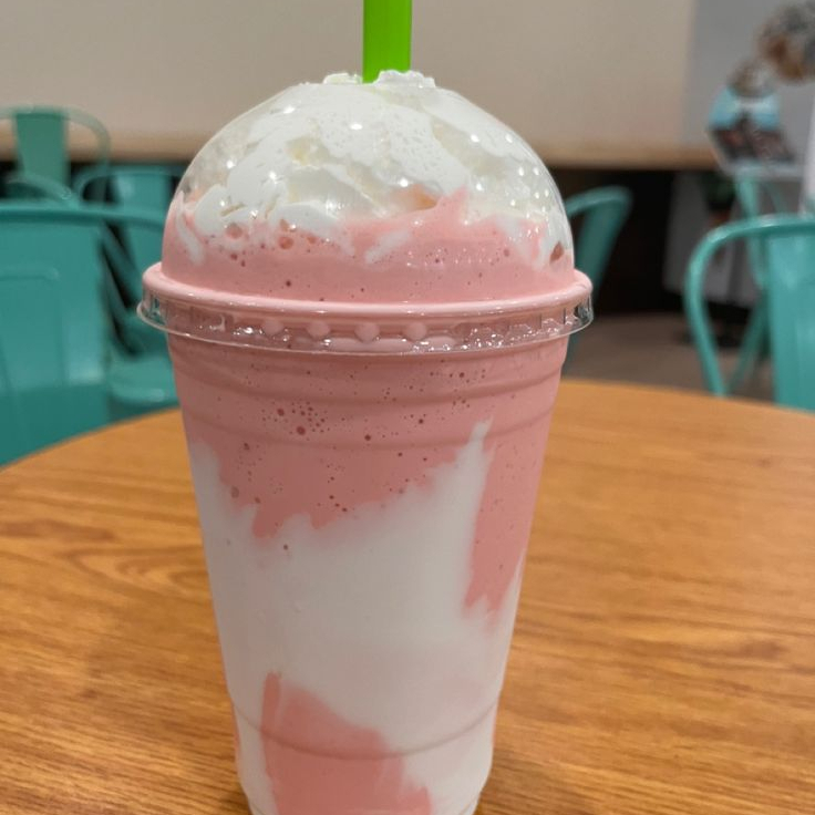 Malteada de Queso con fresa 🥤 🧀🍓