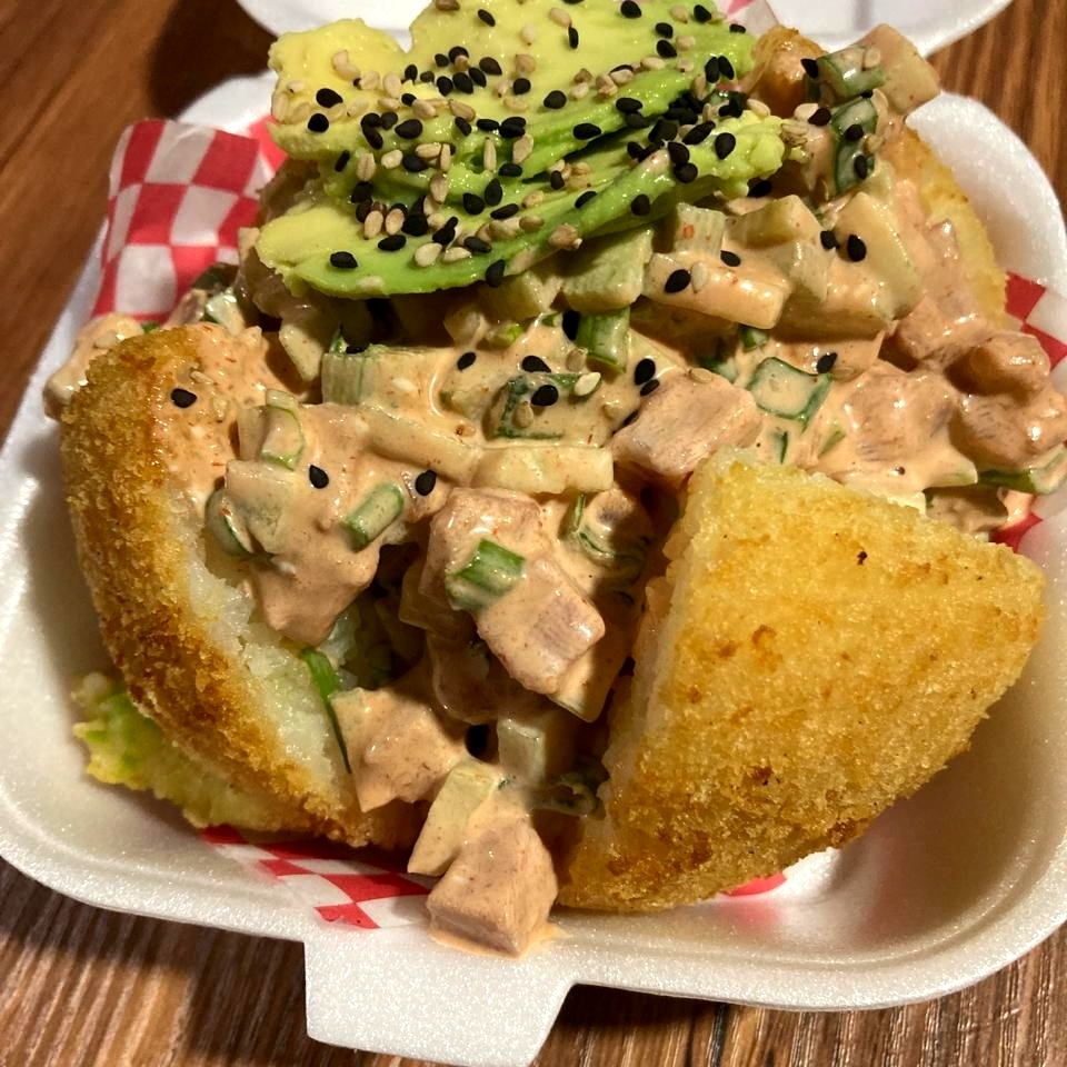 Bomba Tuna Roll