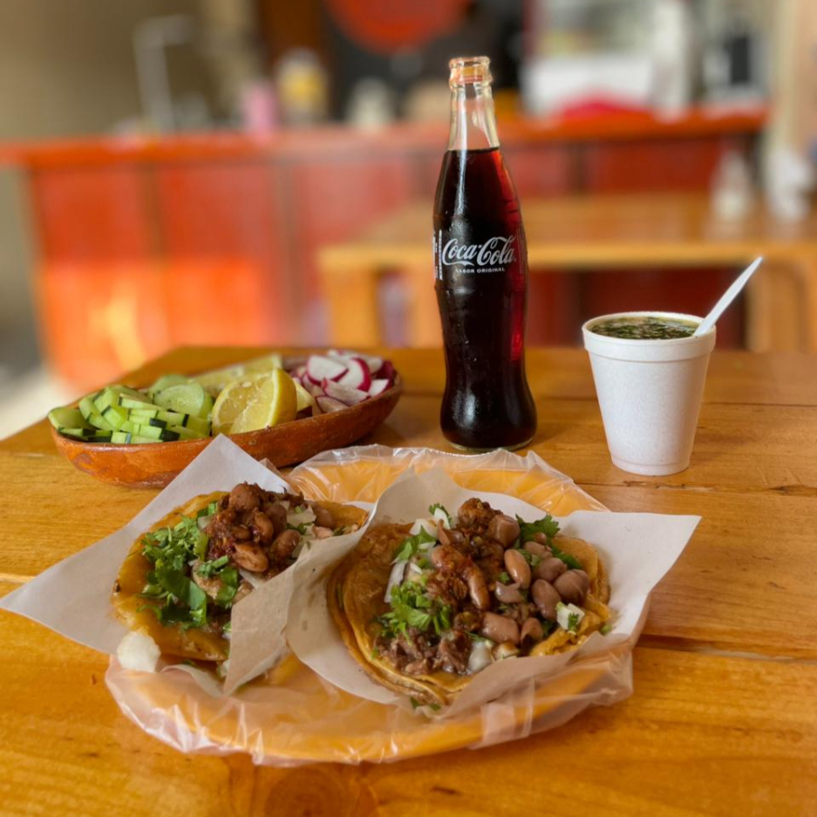 Combo (3 Tacos de Birria, Consome, Soda o Agua)
