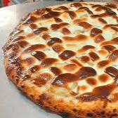 Banana, chocolate branco, canela, leite condensado e catupiry.