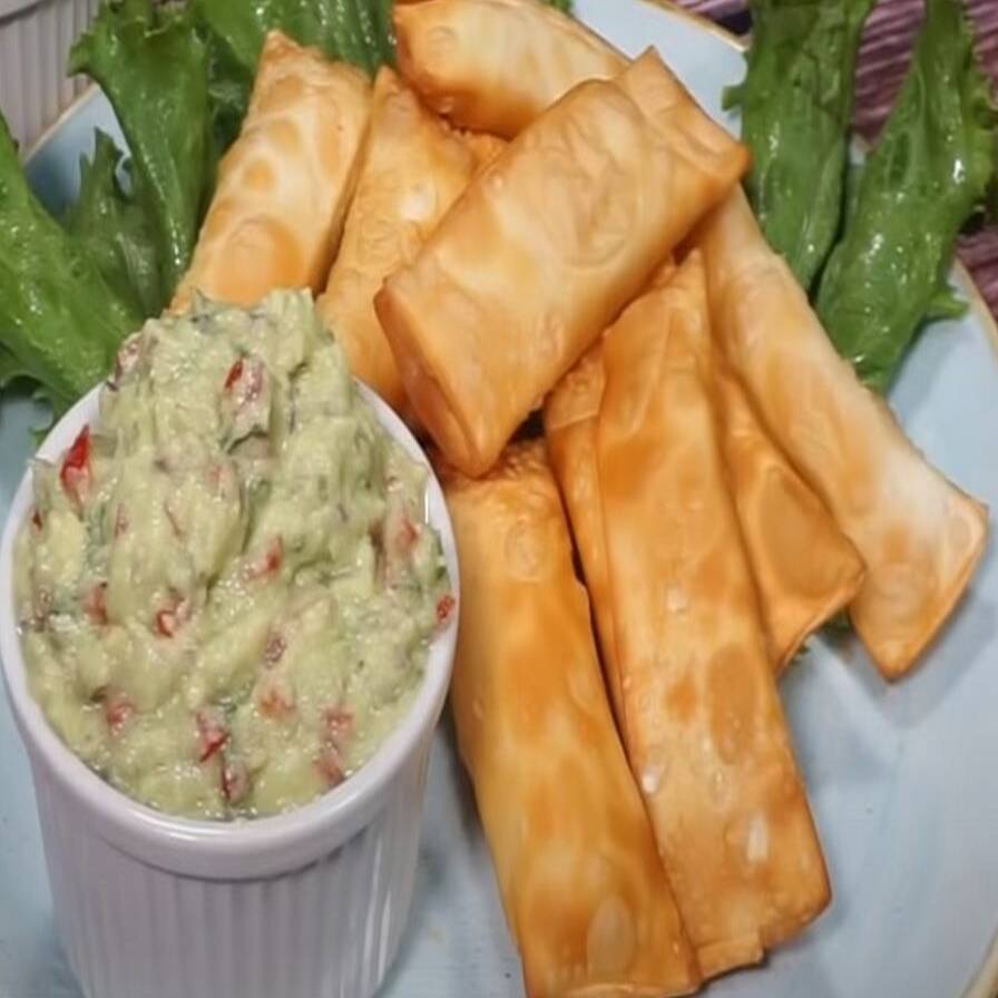 Tequeños de Queso con Salsa Guacamole