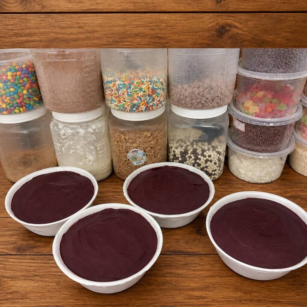 São quatro marmitas de 1 litro do nosso super cremoso creme de açaí