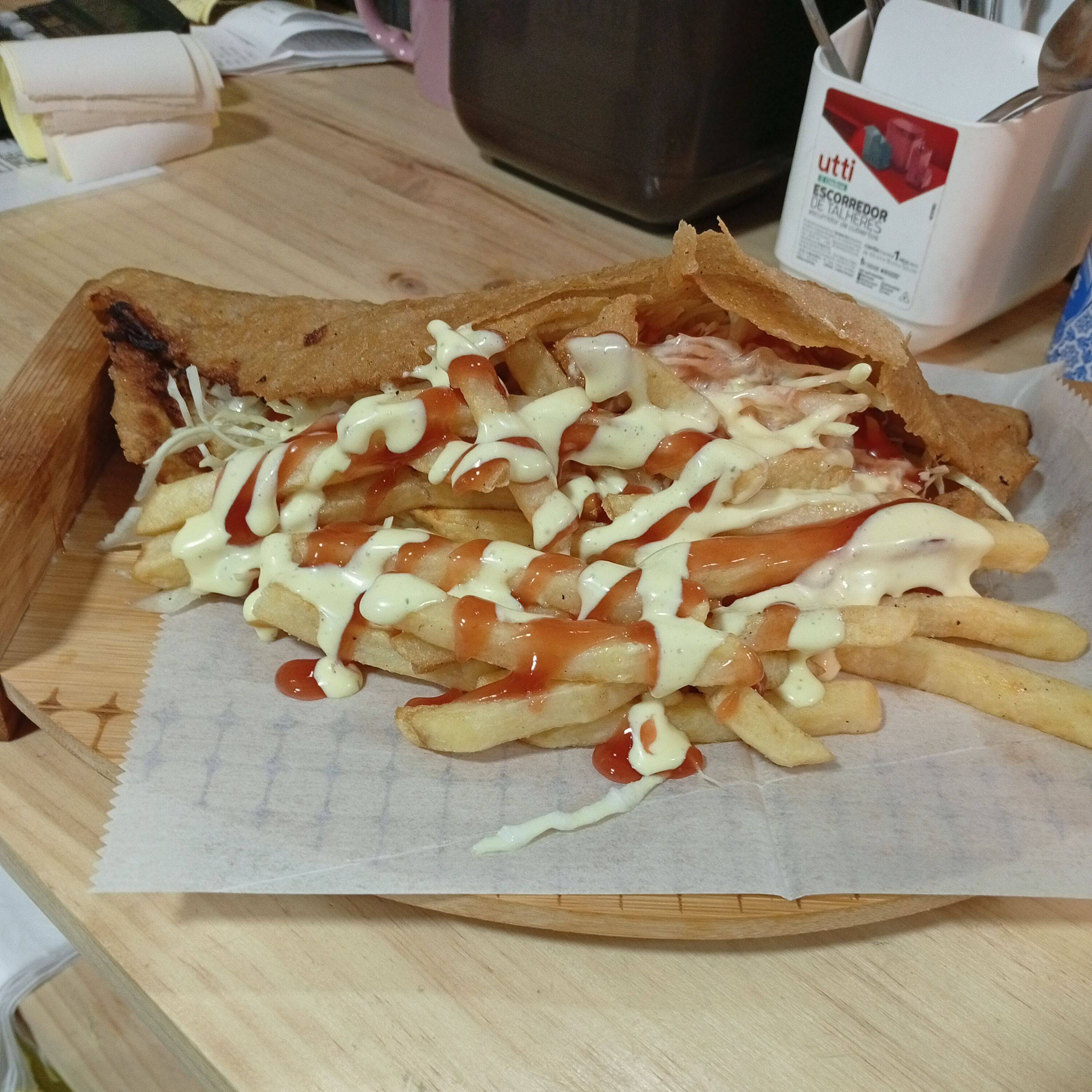 Empanada Entre Vías (30cm arreglada con papas)