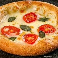 Mussarela,tomate,manjericão,parmesão