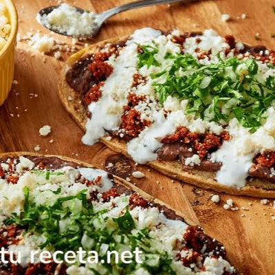 Huarache con Longaniza