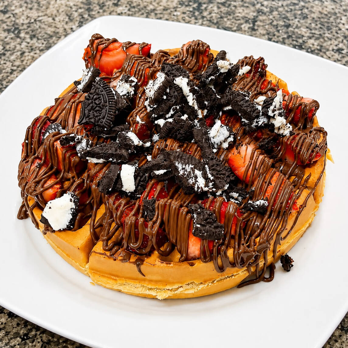 WAFFLE NUTELLA, FRESA Y OREO