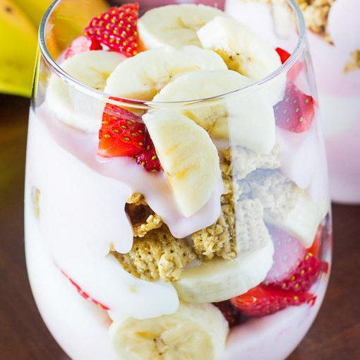 FRUTA CON YOGURT
