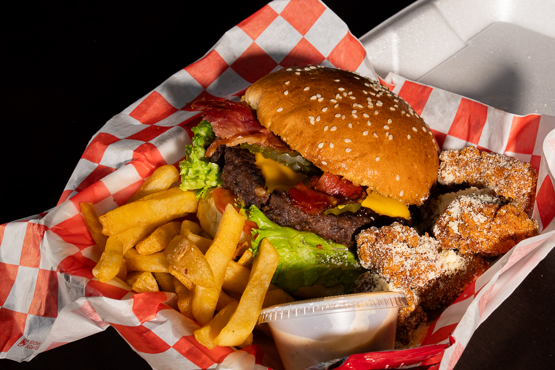 Hamburguesa + Boneless + Papas