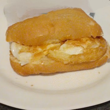 Pão francês com ovo frito