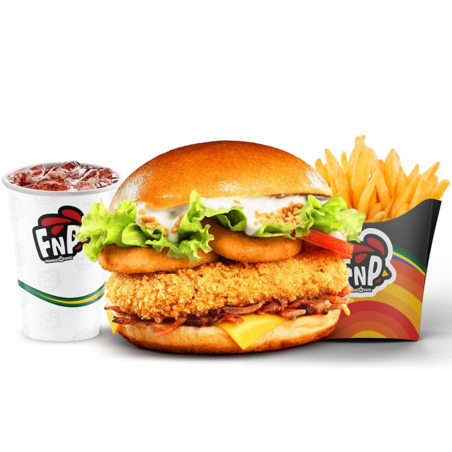 Pão macio, filés de sassami crocantes, dois anéis de cebola empanados, maionese Fnp exclusiva, alho crocante, bacon triturado, queijo derretido, alface fresquinha e tomate suculento. Acompanha fritas e refrigerante lata.