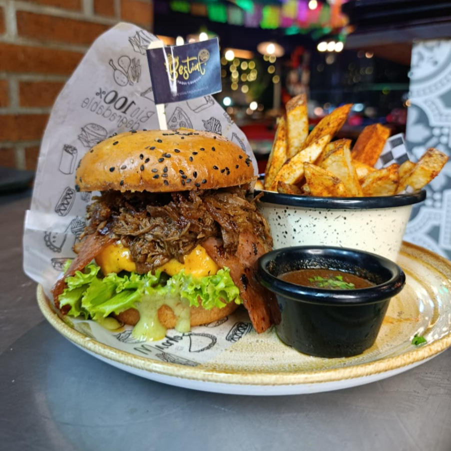 Hamburguesa la más Carnuda 150gr + Papas